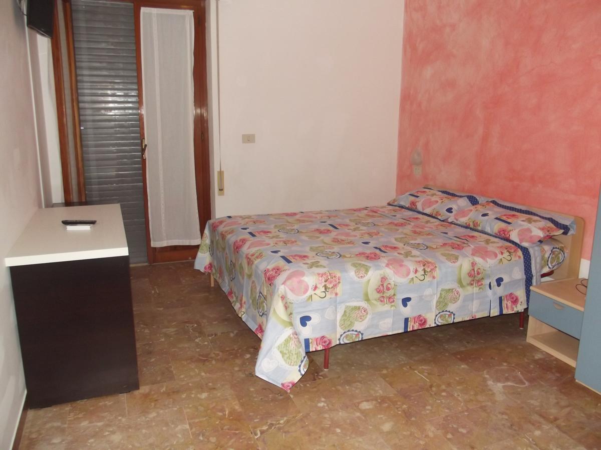 Hotel Sabbia D'Oro Pineto Extérieur photo